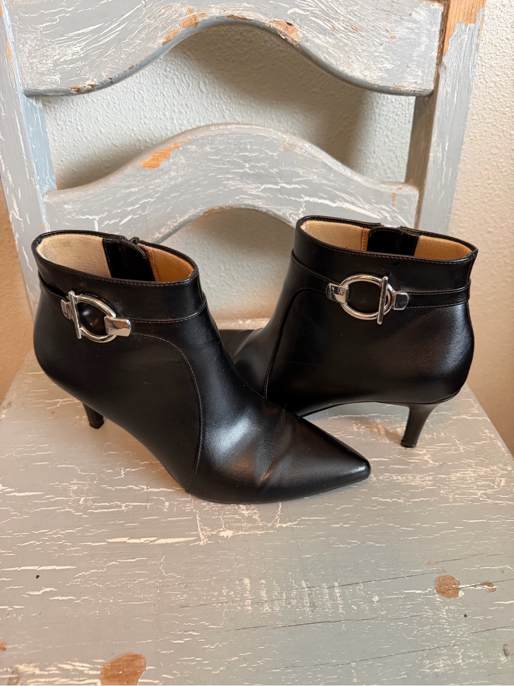 Life Stride Black Pointed Toe Women’s Heels
